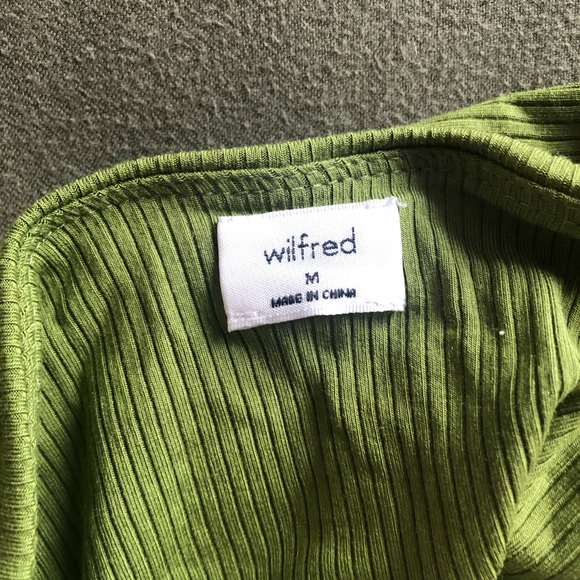 Aritzia Wilfred halter top with keyhole - Picture 4 of 4